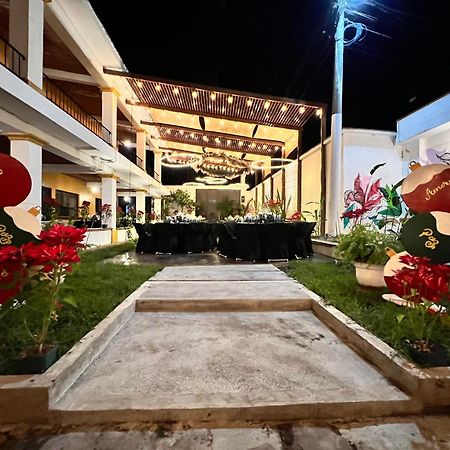 Zafra Hotel Retalhuleu Buitenkant foto