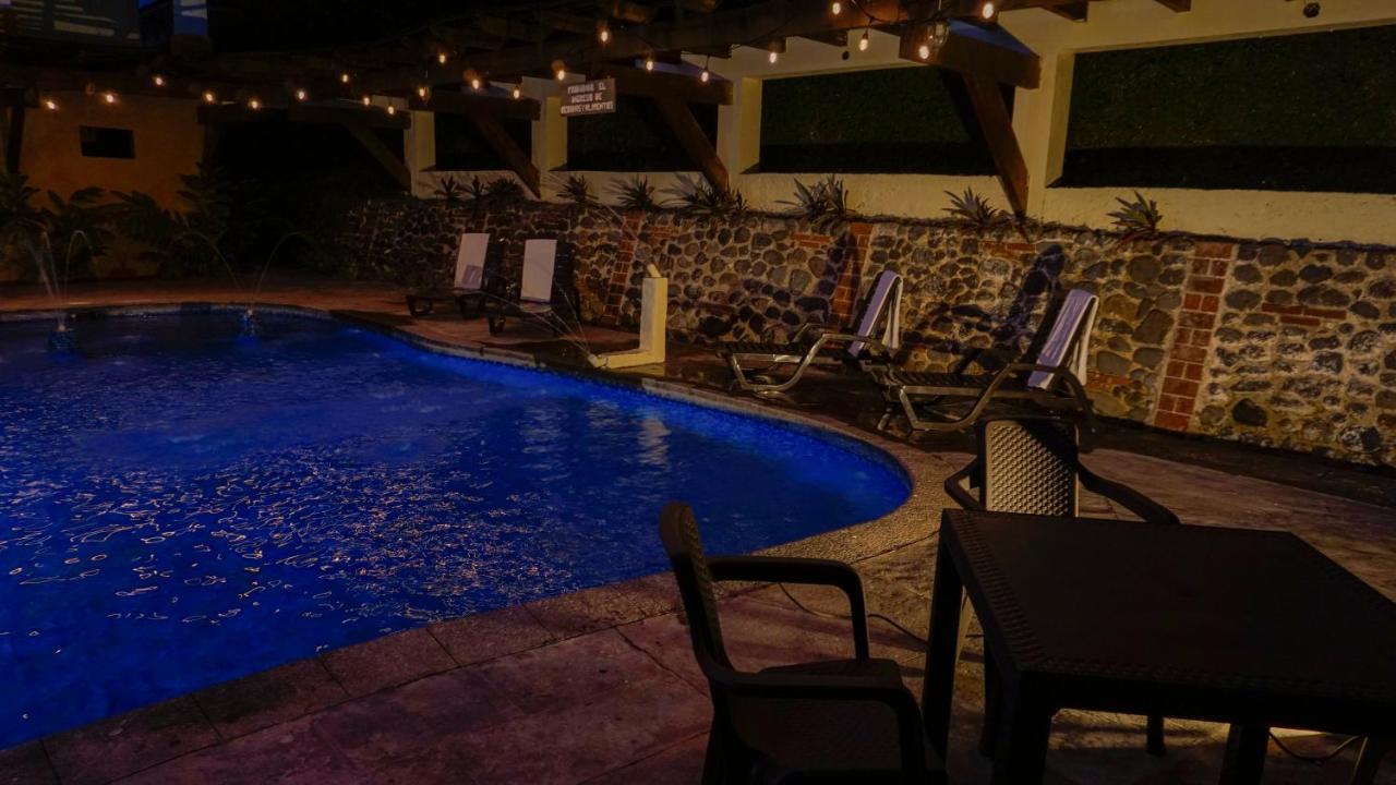 Zafra Hotel Retalhuleu Buitenkant foto