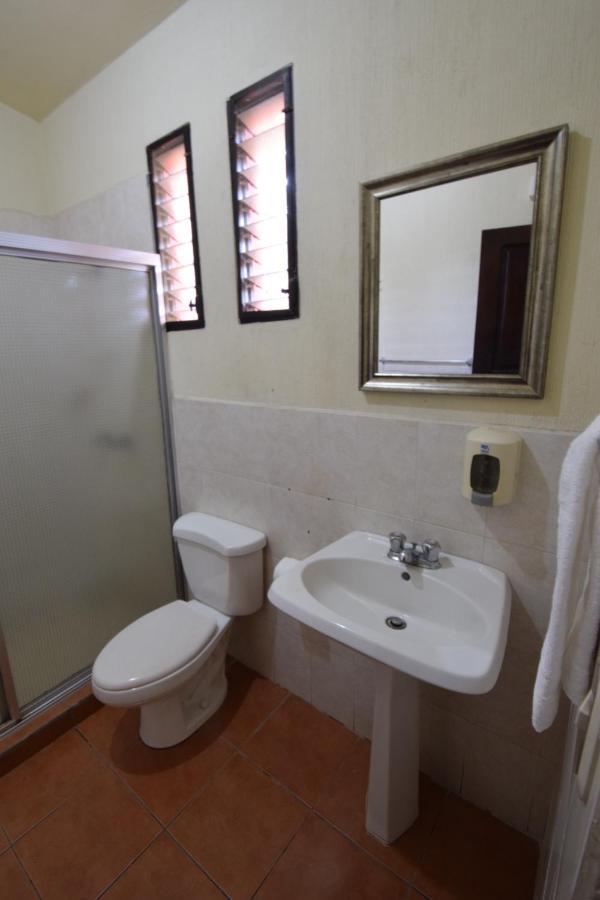 Zafra Hotel Retalhuleu Buitenkant foto