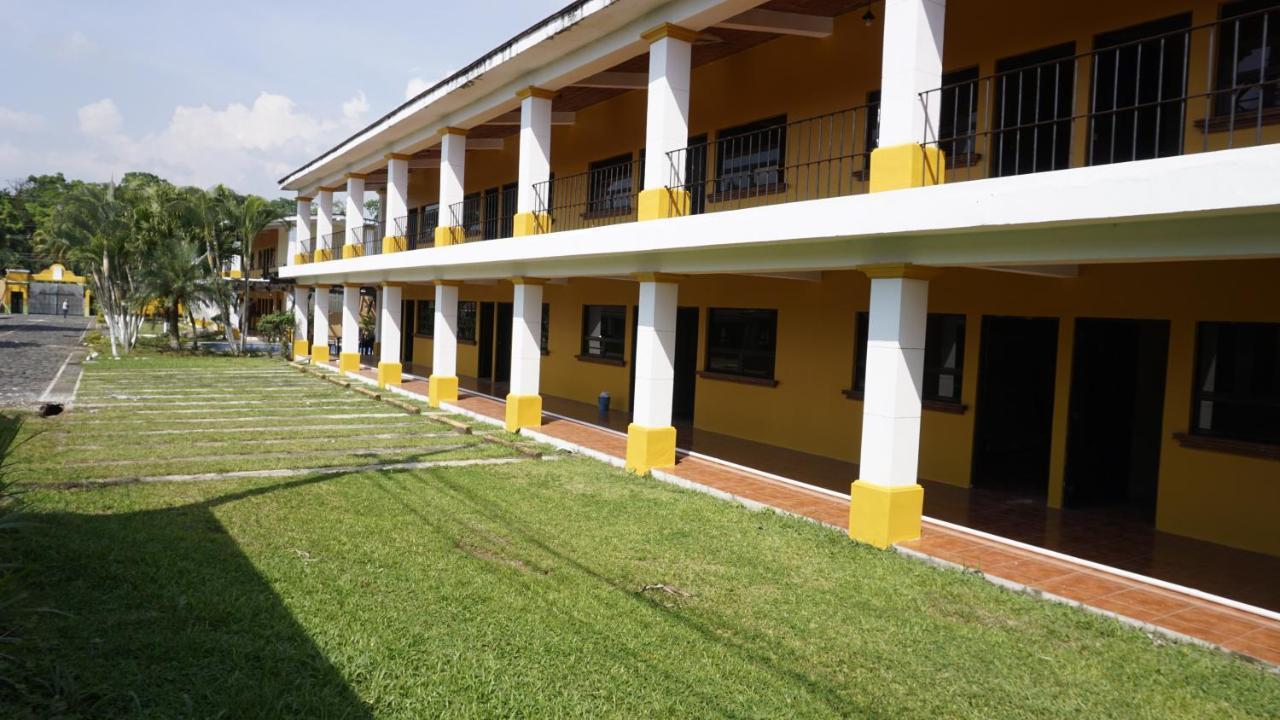 Zafra Hotel Retalhuleu Buitenkant foto
