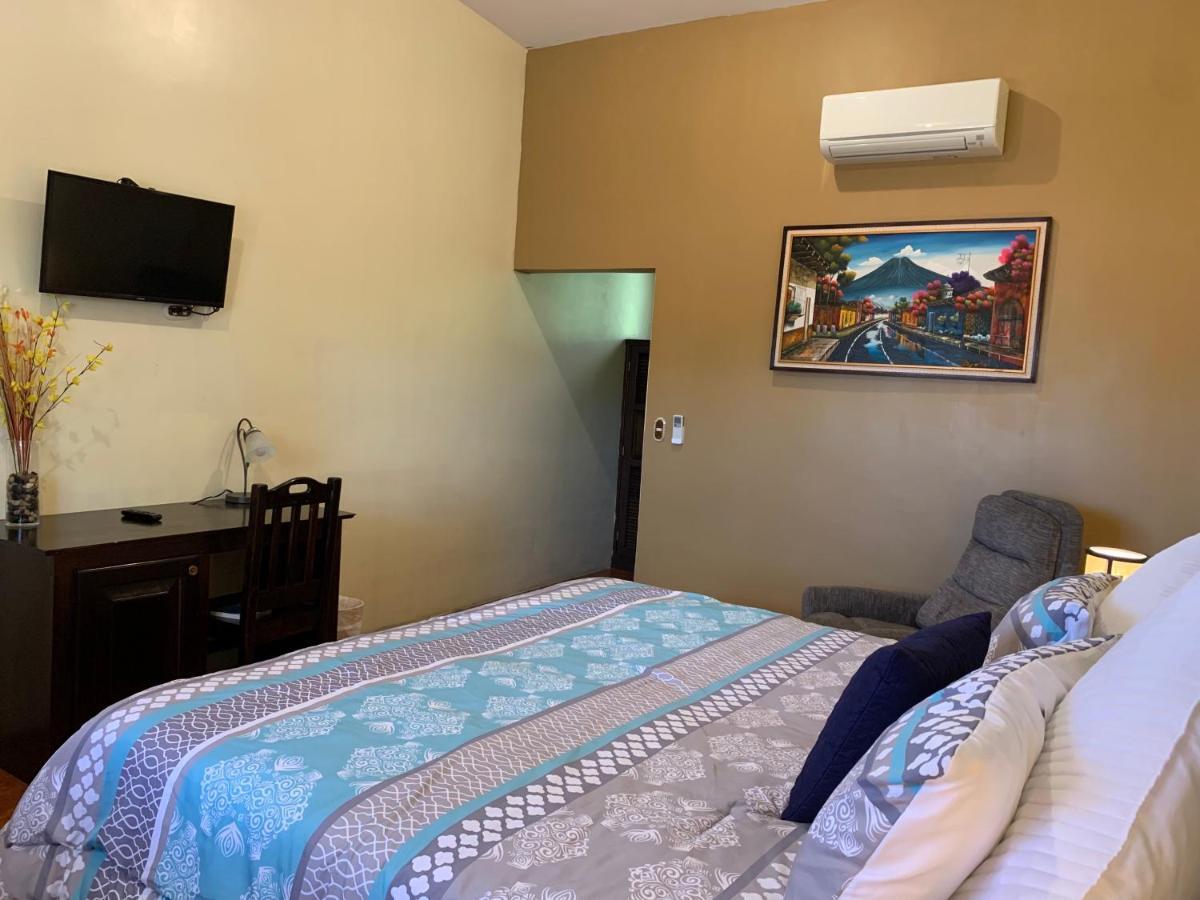 Zafra Hotel Retalhuleu Buitenkant foto