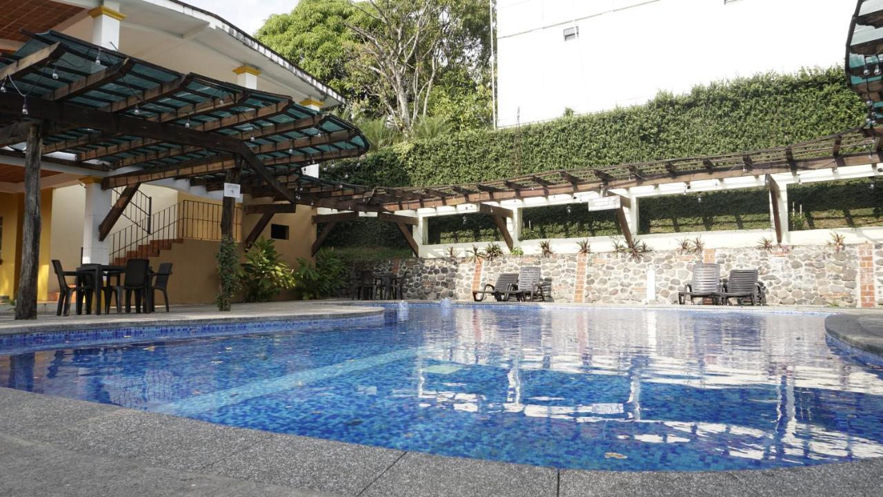 Zafra Hotel Retalhuleu Buitenkant foto